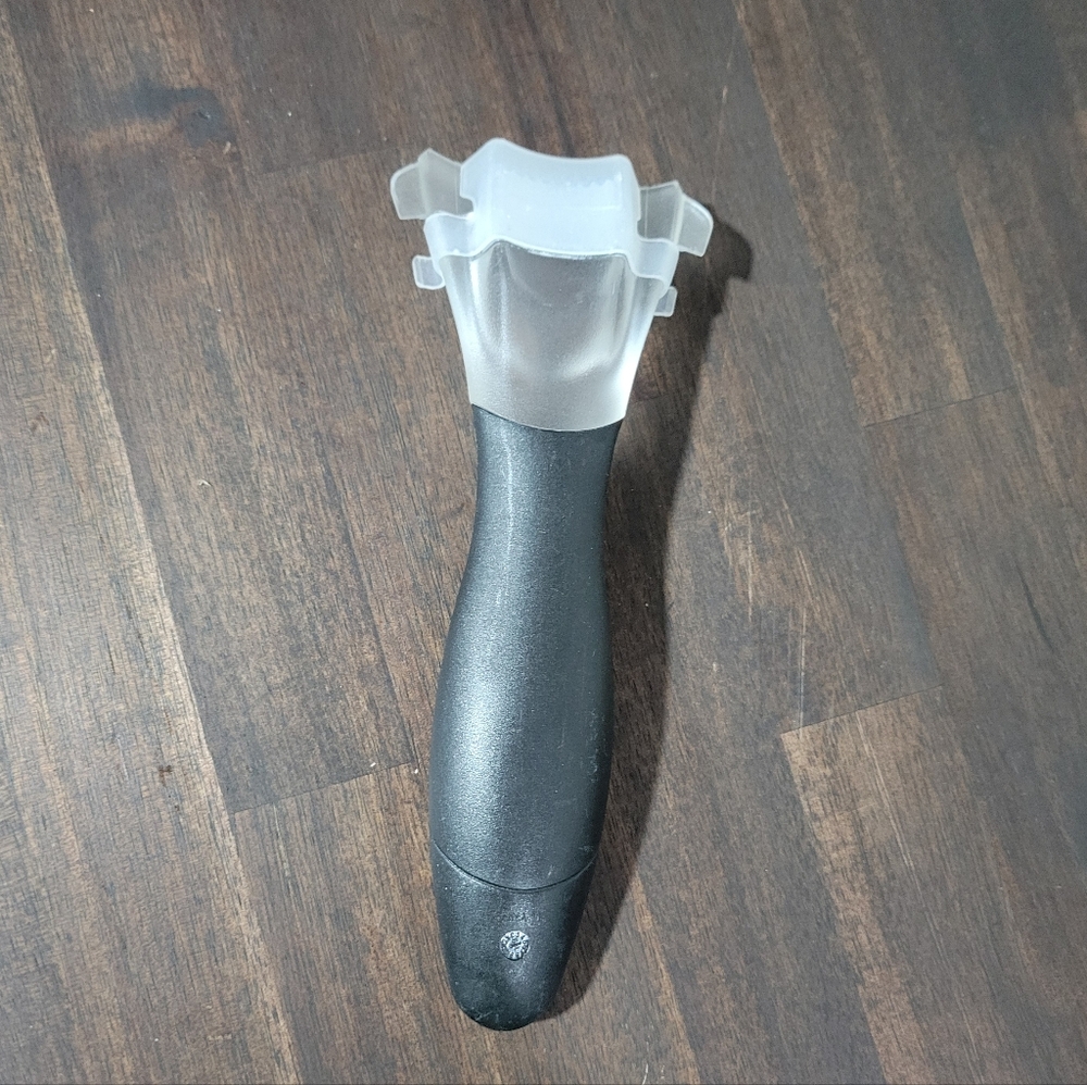 Pampered Chef Kernel Cutter - Picture 2 of 2